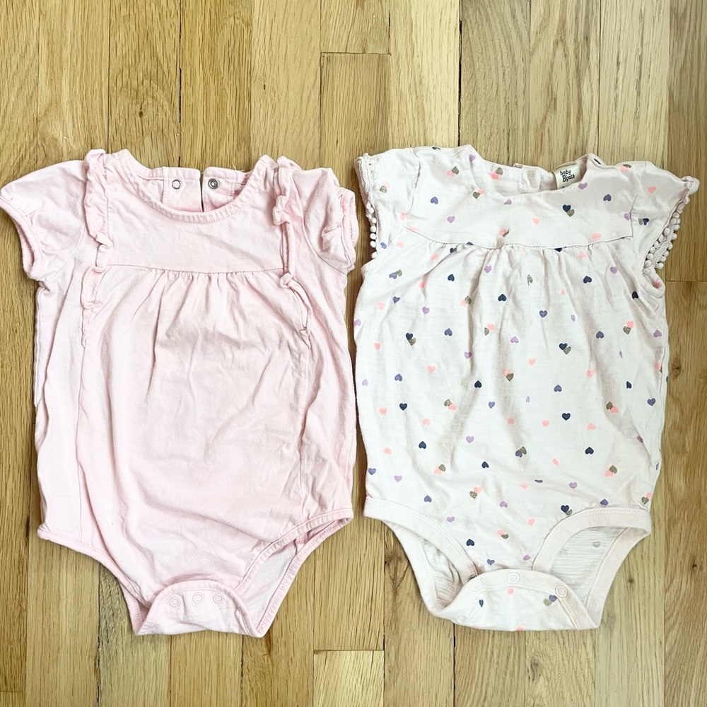OshKosh B’gosh Heart Pink Soft Baby Onesies  9-12m